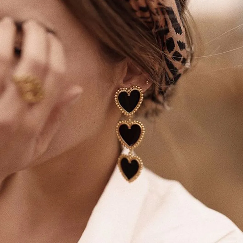 Charming Vintage Heart Earrings for a Timeless Elegance