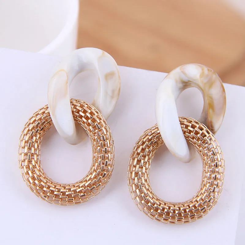 Vintage-Inspired Knot Earrings for a Timeless Look