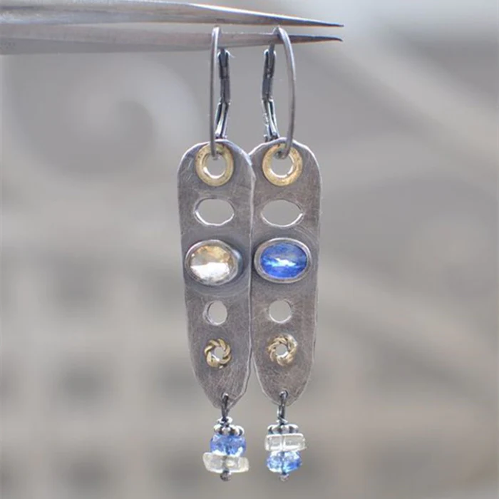 Stunning Vintage-Style Blue Crystal Earrings Crafted from Premium Sterling Silver