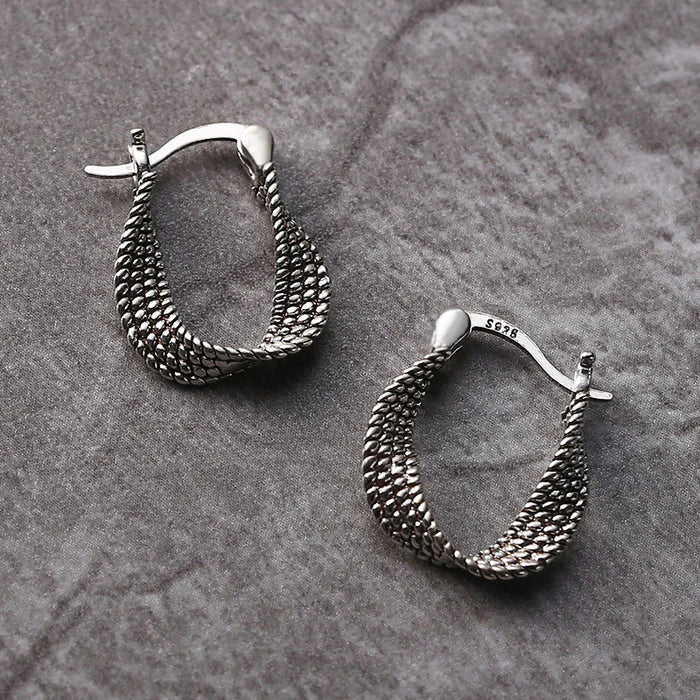 Chic Vintage Silver Mesh Earrings for an Effortlessly Elegant Style