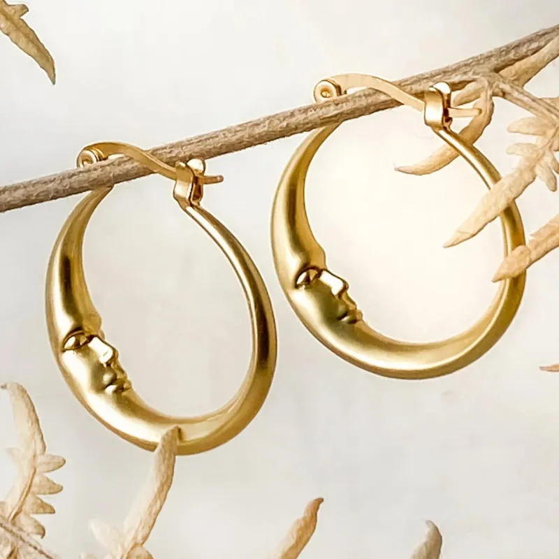 Chic Vintage Golden Moon Earrings for an Elegant Touch