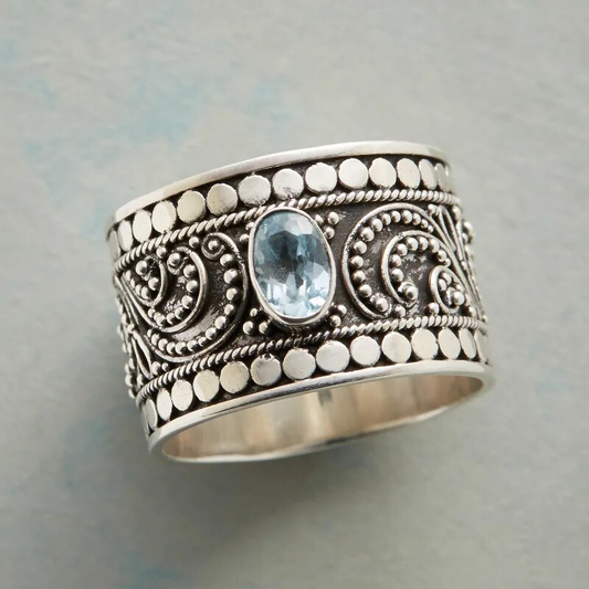 Elegant Vintage Crystal Ring in Radiant Blue