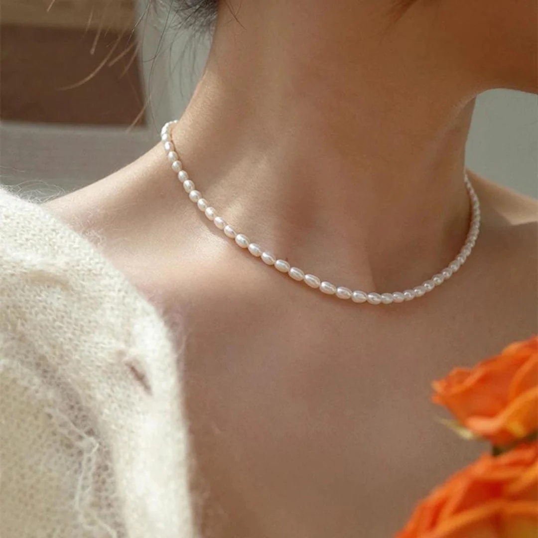 Fascinating pearl necklace for a stylish appearance