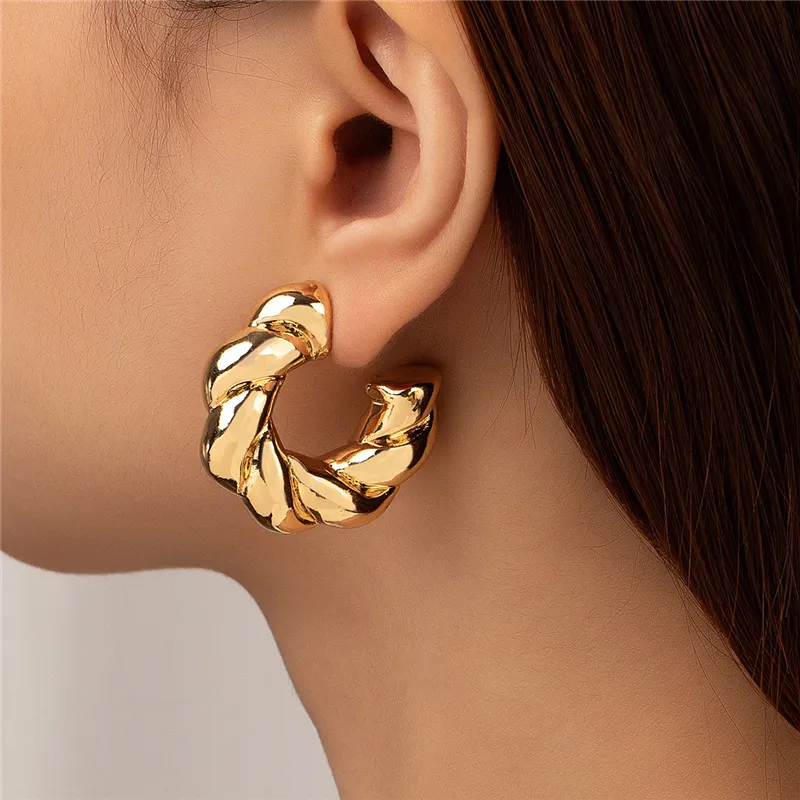 Stylish Thick Design Vintage Golden Circle Earrings for a Touch of Elegance