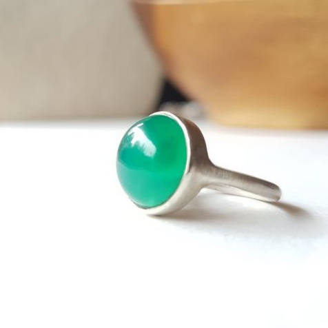 Elegant Green Crystal Ring in Noble Silver