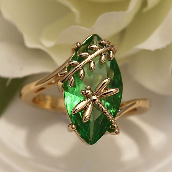 Elegant Green Crystal Ring by Libelle