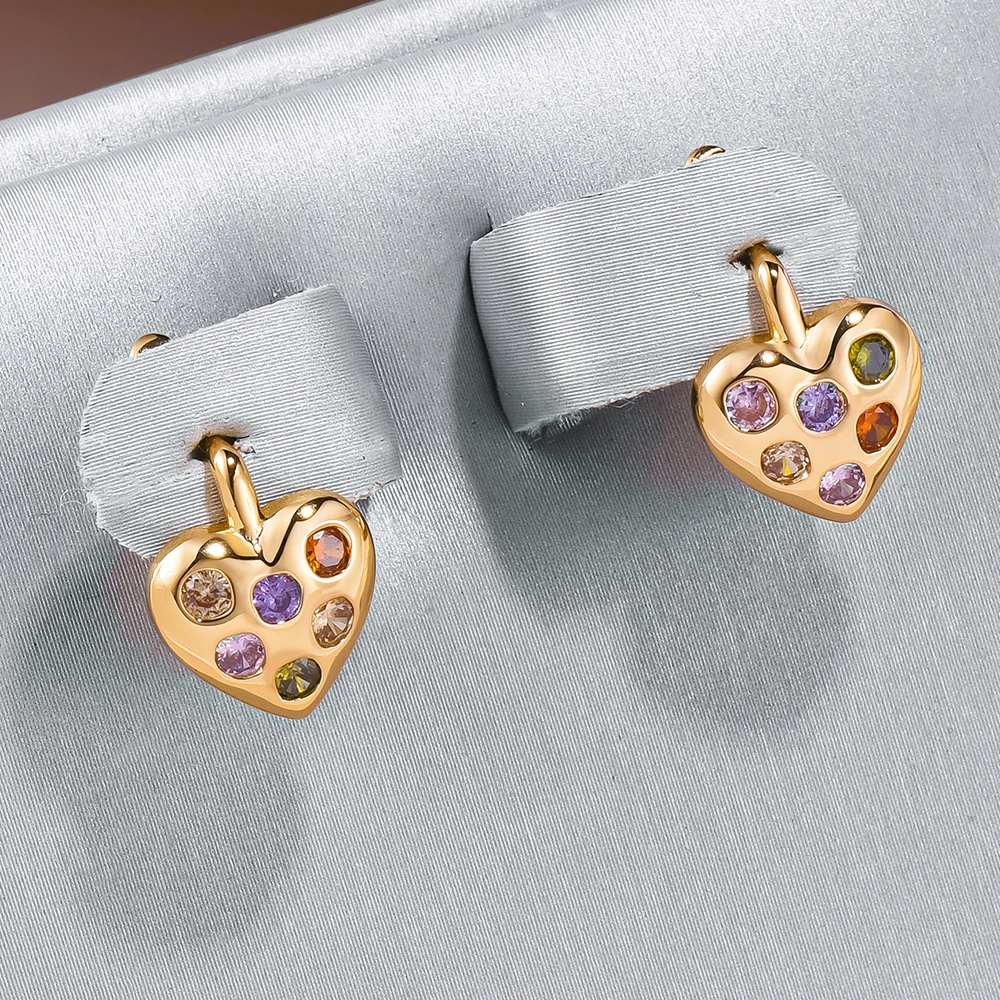 Charming Heart Earrings Adorned with Vibrant Zirconia – Perfect Elegance for Any Event