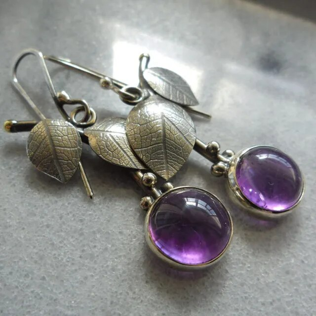 Elegantly Crafted Vintage-Inspired Violet Crystal Earrings