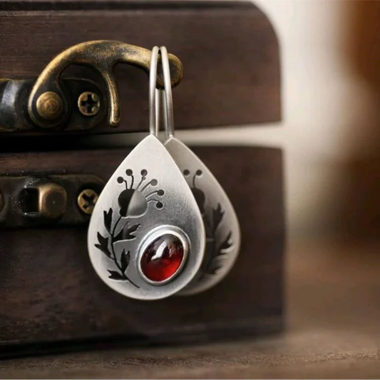 Stunning Vintage-Style Earrings Adorned with Radiant Red Crystal Drops