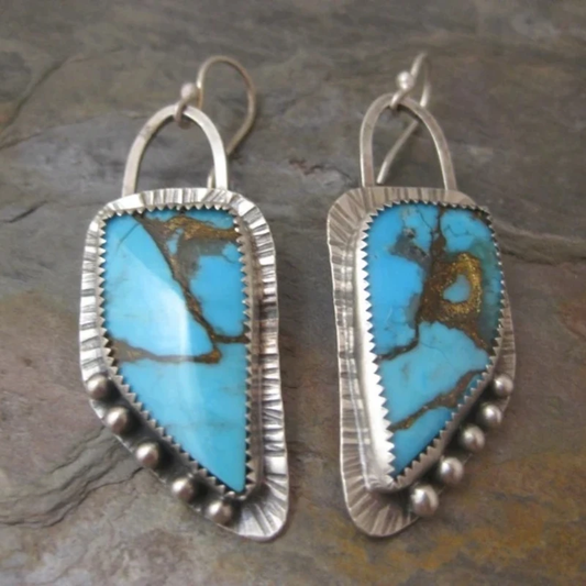 Chic Vintage Turquoise Earrings for a Classic Touch