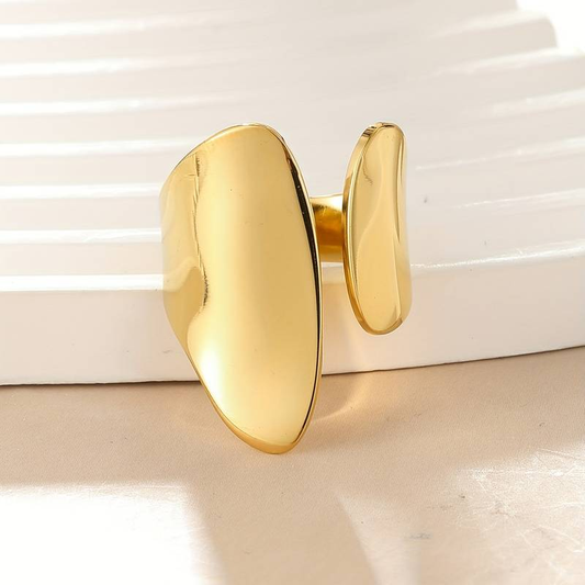 Stylish open gold ring for any occasion