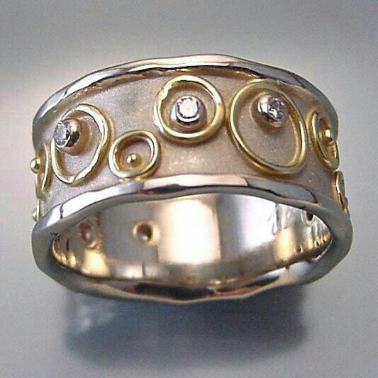 Stunning Vintage Silver & Gold Intarsia Ring with Dazzling Zirconia Accents