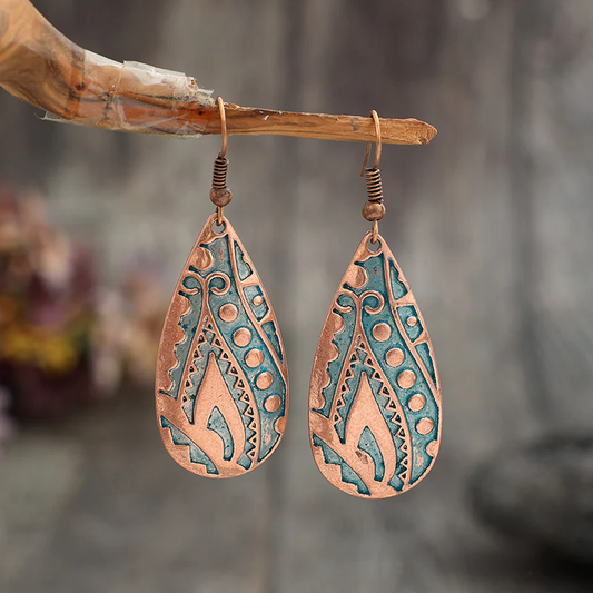 Chic Vintage-Inspired Bronze Drop Earrings by Baumelnden