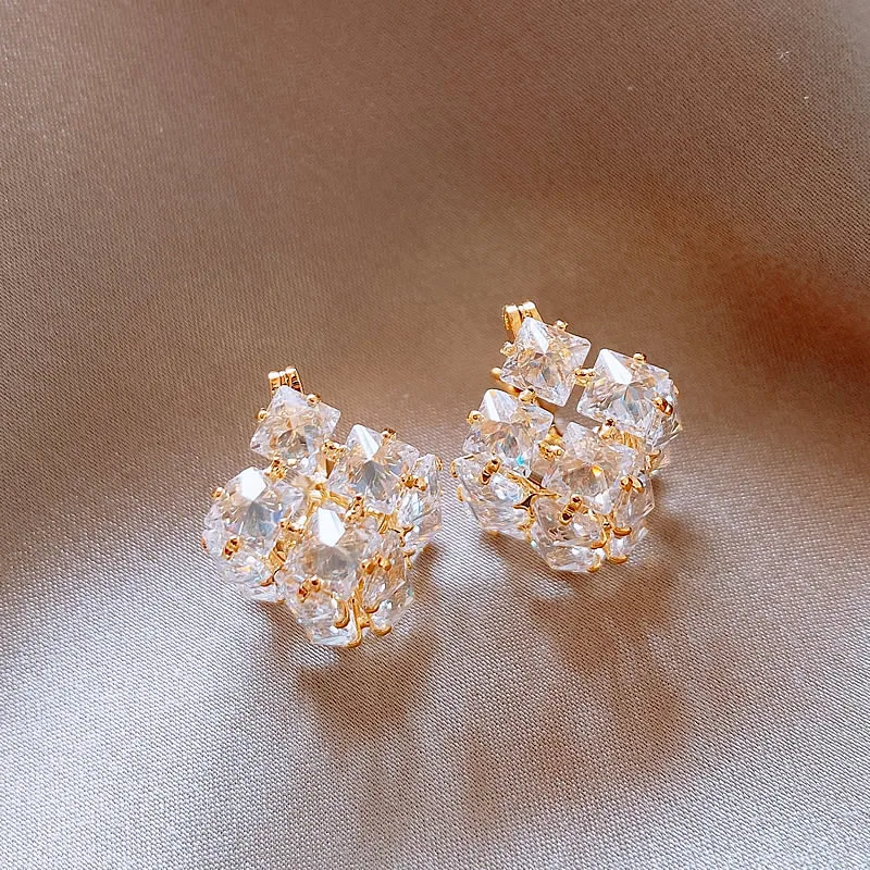 Stunning Crystal Earrings for an Elegant Touch