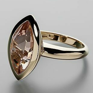 Elegant oval glass ring in radiant gold