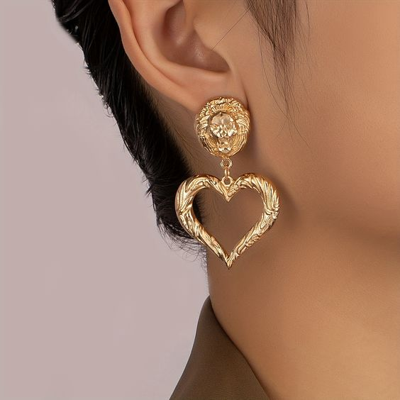 Elegant Vintage Golden Heart Earrings for a Timeless Look