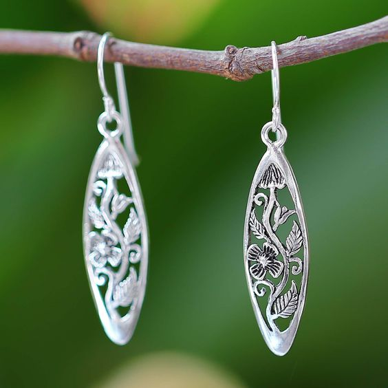 Chic Vintage-Inspired Hollow Design Dangle Earrings