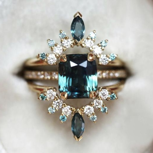 Exquisite Vintage Blue Crystal Ring