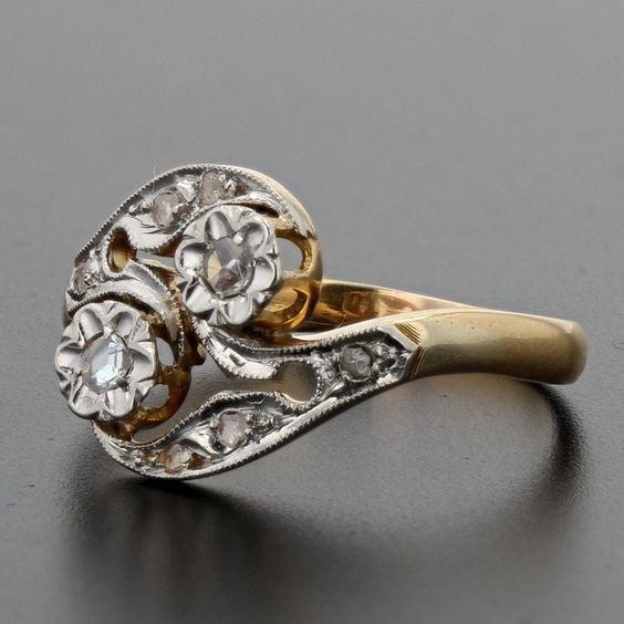 Elegant Vintage Gold Crystal Ring