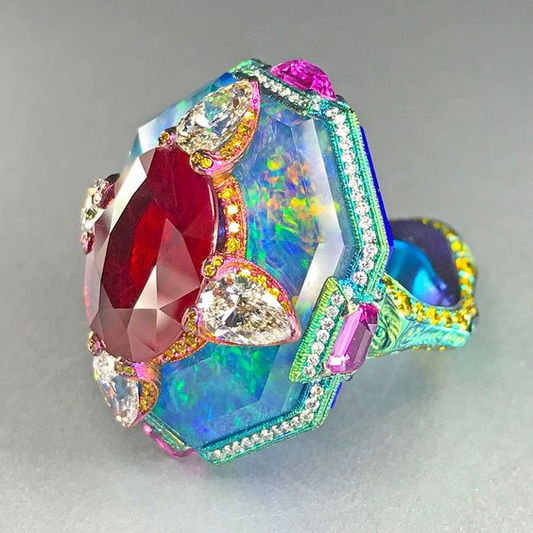 Fascinating Vintage Ring in Vibrant Colors