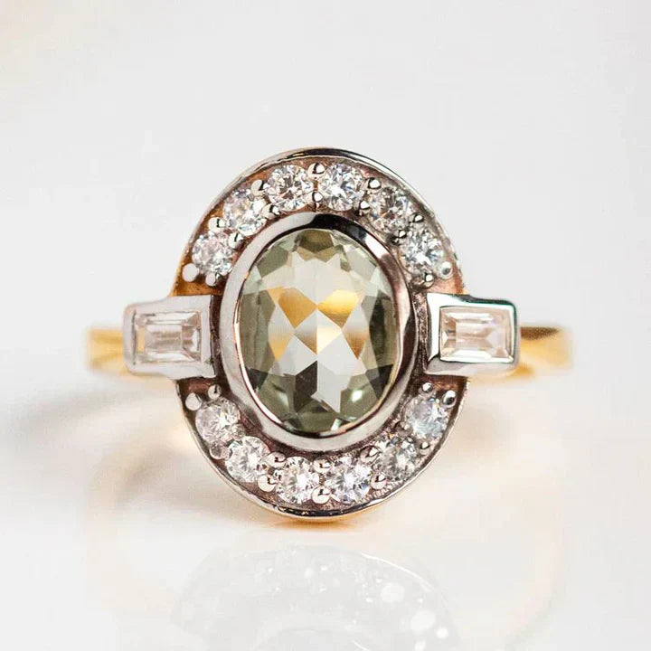 Stunning Vintage Green Crystal Ring