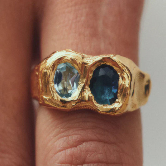 Elegant hand-forged gold ring