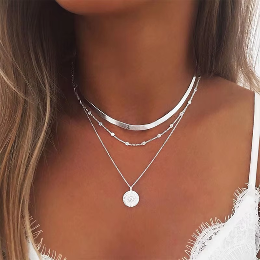 Elegant silver jewelry necklace for any occasion