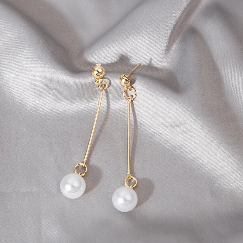 Gorgeous Swinging Earrings Adorned with Luxurious Hand-Picked Pearls