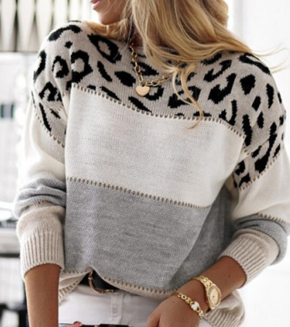 Stylish Leopard Print Sweater – Expression of Bold Confidence and Elegant Style