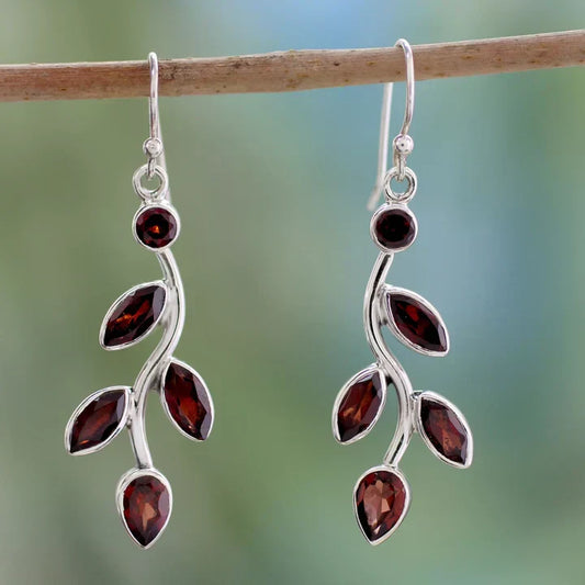 Elegant Vintage Red Leaf Earrings – Elevate Your Style!