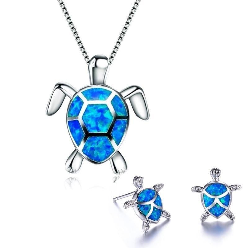 Elegant Sea Turtle Jewelry Set: Necklace and Earrings made of Sparkling Opal and Fine Silver