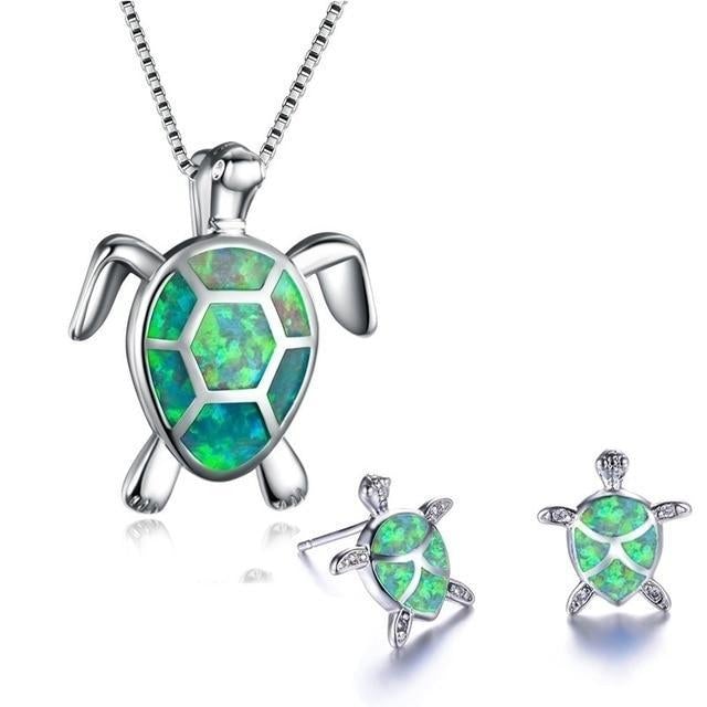 Elegant Sea Turtle Jewelry Set: Necklace and Earrings made of Sparkling Opal and Fine Silver